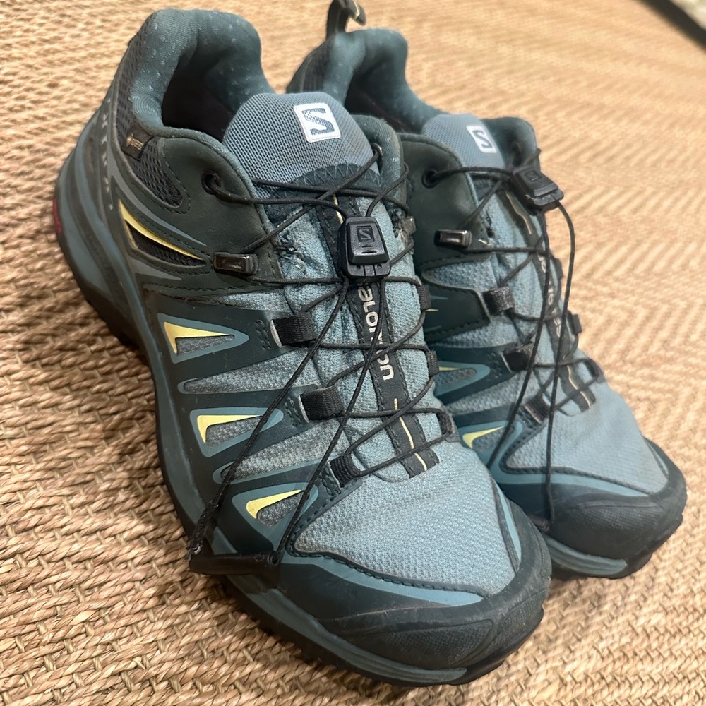 Salomon Women’s X-Ultra Hiking Shoes - Pretty Green/Blue